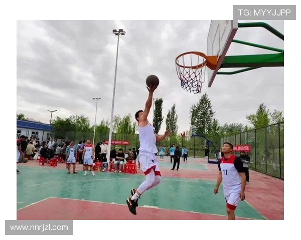 篮球点燃青春梦想让激情与团队精神在赛场上尽情绽放