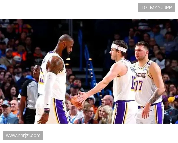 湖人激战对手全场鏖战展现团队凝聚力与巨星关键时刻担当