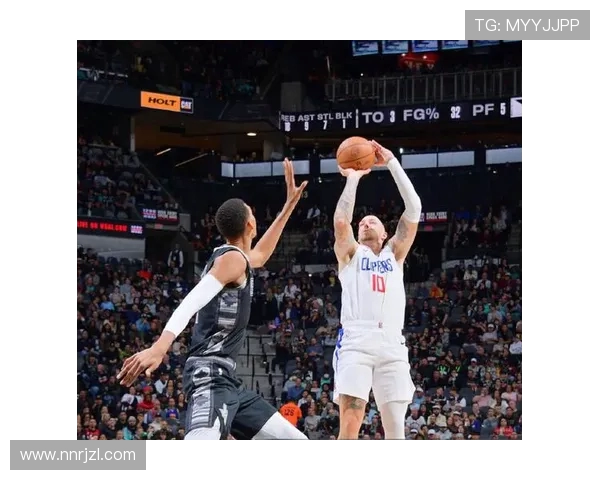 2017年快船与马刺经典对决全场录像回放及精彩瞬间分析